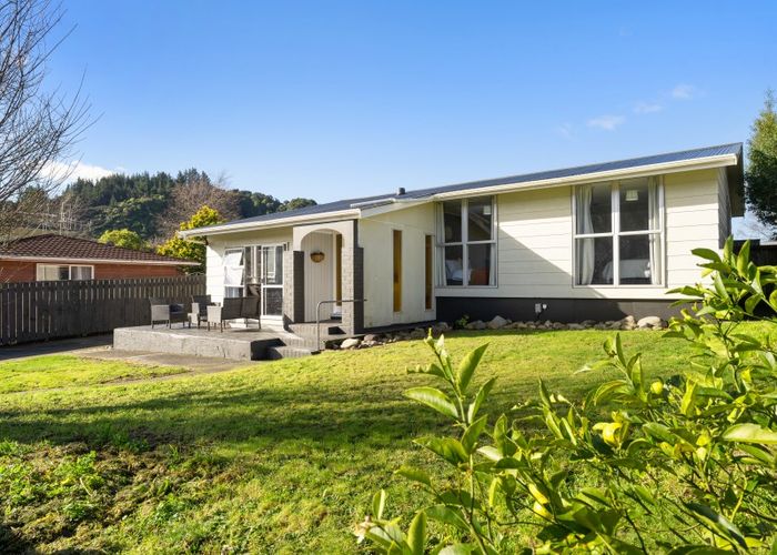  at 3 Crystal Grove, Birchville, Upper Hutt
