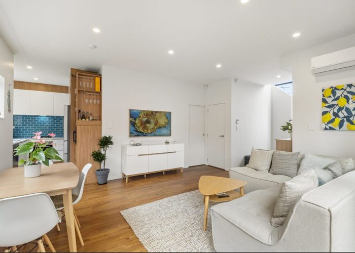  at 132A Stapleford Crescent, Browns Bay, North Shore City, Auckland