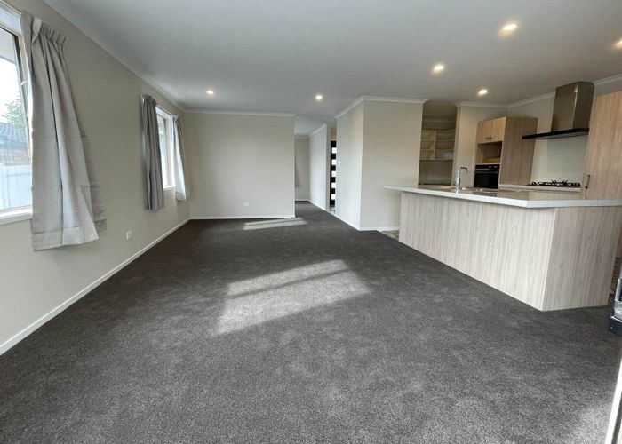  at 25 Forest Hill Road, Henderson, Auckland