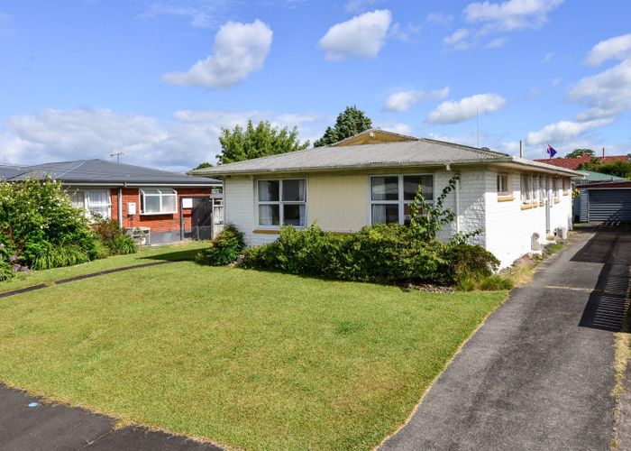  at 9 Roseburg Street, Fairfield, Hamilton