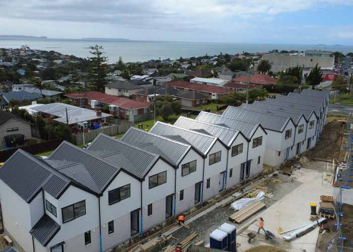  at 19 Knights Road, Rothesay Bay, North Shore City, Auckland