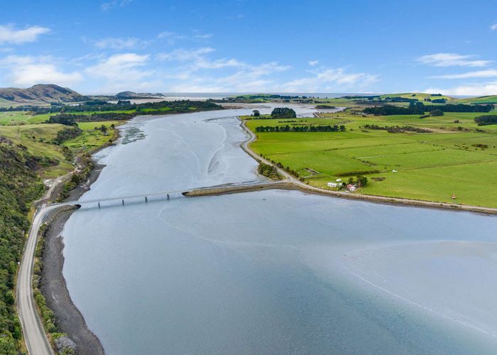  at 5 Lakeside Road, Hinahina