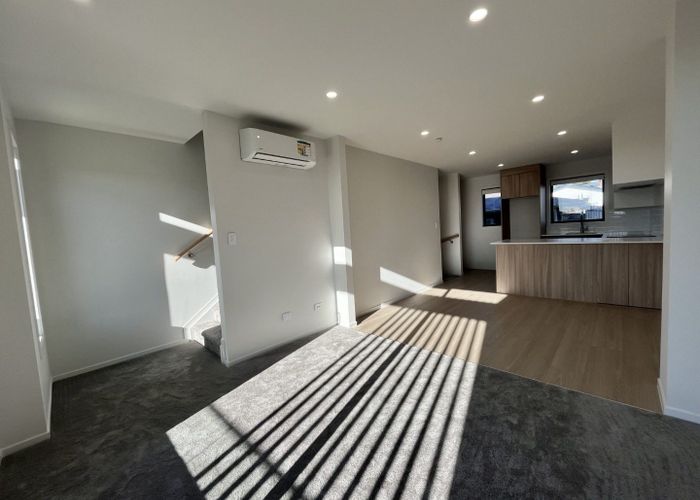  at 5/10 Fairclough Road, Beach Haven, North Shore City, Auckland