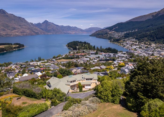  at 3 Windsor Place, Queenstown, Queenstown