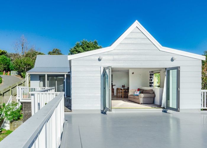  at 11 Hicks Crescent, Waikanae Beach, Kapiti Coast, Wellington