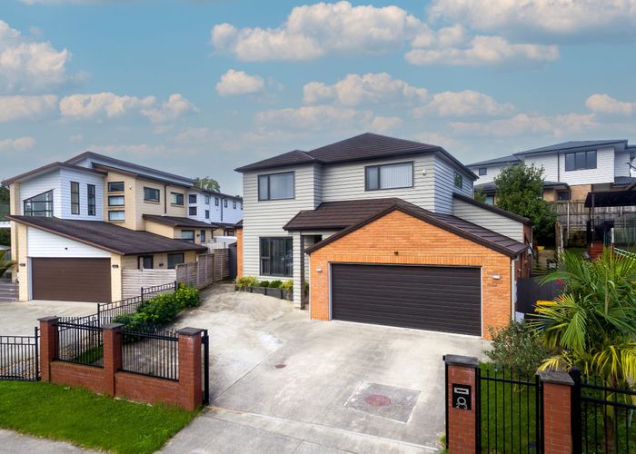 at 23 Midhurst Avenue, Henderson, Auckland