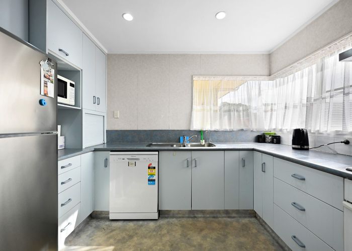  at 8 Country Lane, Western Heights, Hamilton