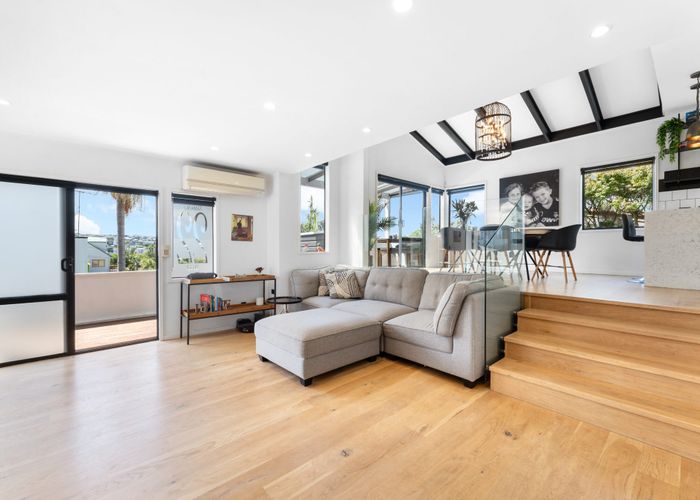  at 2/22 Manuwai Road, Torbay, North Shore City, Auckland