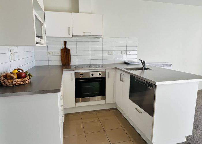  at E2/71 Spencer Road, Oteha, North Shore City, Auckland
