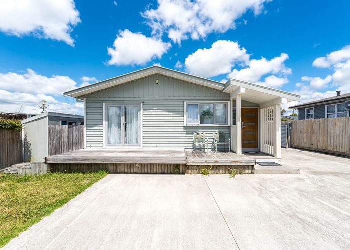  at 129 Riverpark Crescent, Henderson, Waitakere City, Auckland