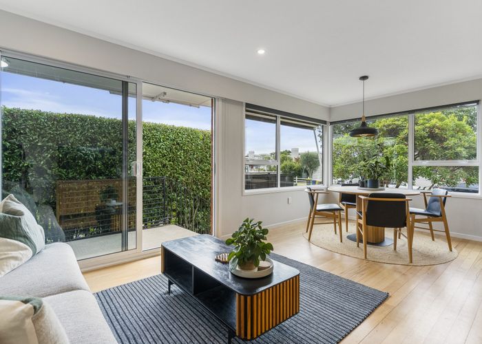  at 1/10 Crete Avenue, Milford, Auckland