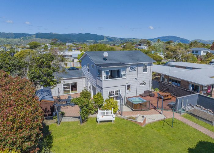  at 35 Callender Terrace, Paraparaumu Beach, Paraparaumu