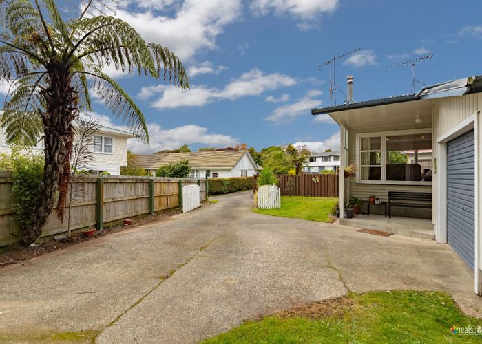  at 40 Pembroke Street, Tawa, Wellington, Wellington