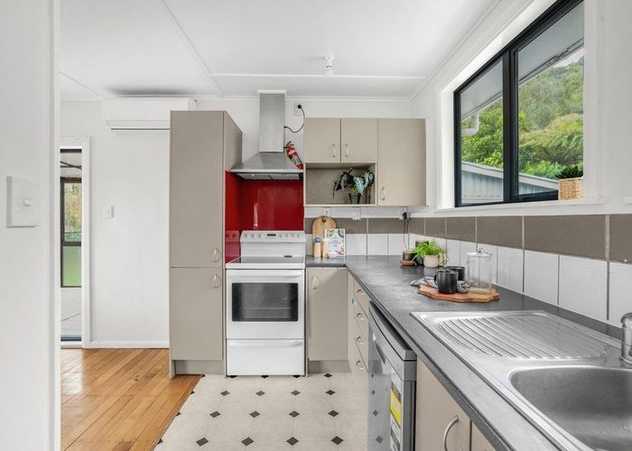  at 6 Boyd Grove, Naenae, Lower Hutt, Wellington