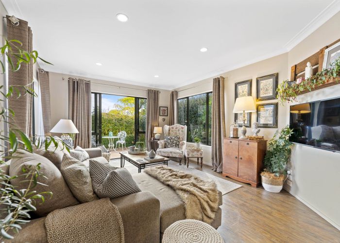  at 33 Greenfield Drive, Western Heights, Hamilton