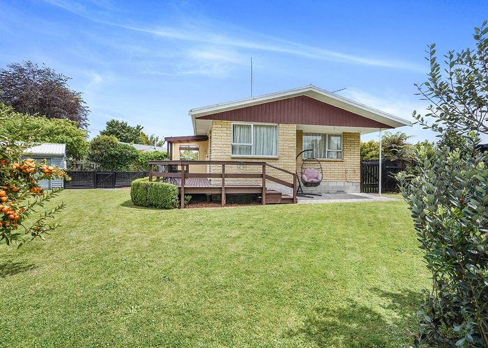  at 6 Dallas Place, Leamington, Cambridge