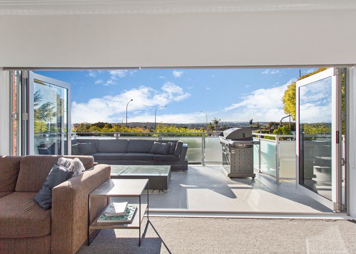  at 2 Glenmore Road, Sunnyhills, Auckland