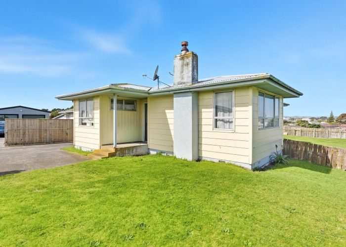 at 49 Lee Street, Castlecliff, Whanganui, Manawatu / Whanganui