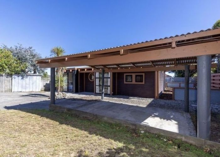  at 102A Seaview Rd, Paraparaumu Beach, Kapiti Coast, Wellington