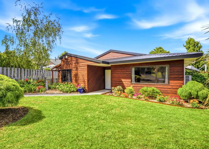  at 7 Juliet Place, Forrest Hill, North Shore City, Auckland