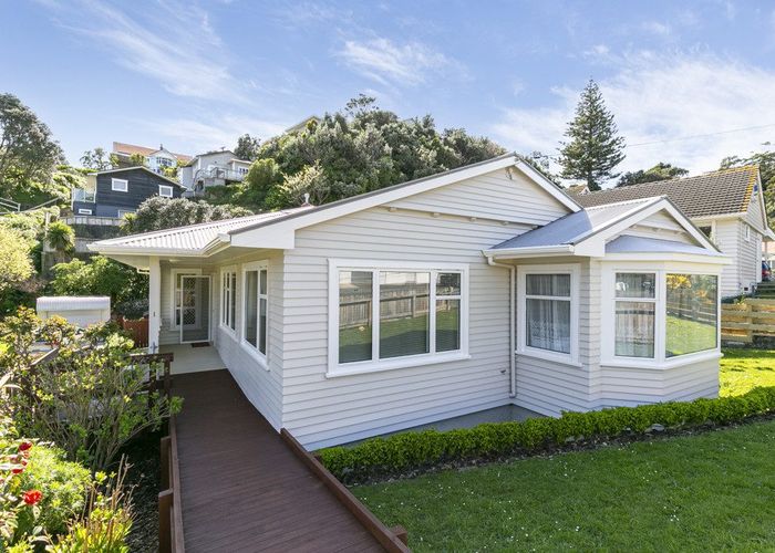  at 1 Melrose Road, Island Bay, Wellington