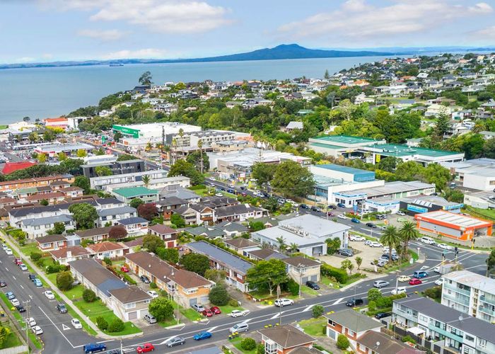  at 3/760 Beach Road, Browns Bay, Auckland