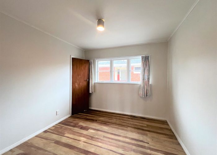  at 84 Roberts Road, Te Atatu South, Waitakere City, Auckland