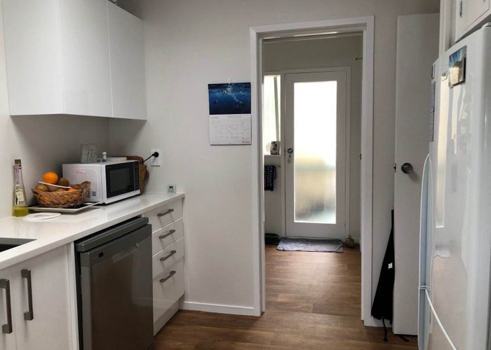  at 2/25 Anna Watson Road, Half Moon Bay, Manukau City, Auckland