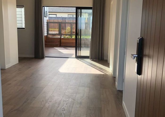  at 16 Hapukupuku Avenue, Beachlands, Manukau City, Auckland