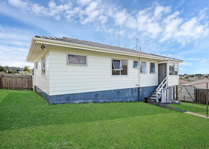  at 14 Tetrarch Place, Totara Vale, North Shore City, Auckland
