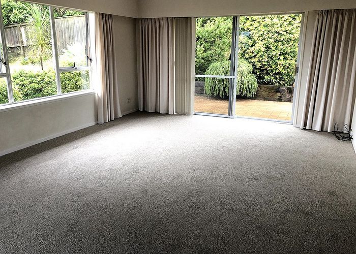  at 2/82 Newhaven Road, Mairangi Bay, North Shore City, Auckland