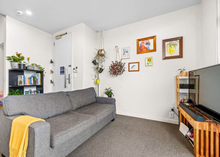  at 371 Murphys Road, Flat Bush, Manukau City, Auckland