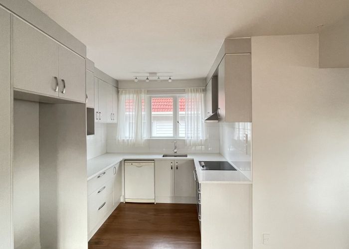  at 7 Puketea Street, Blockhouse Bay, Auckland