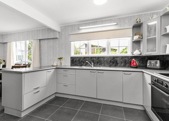  at 1/6 Mahuta Grove, Northcote, North Shore City, Auckland