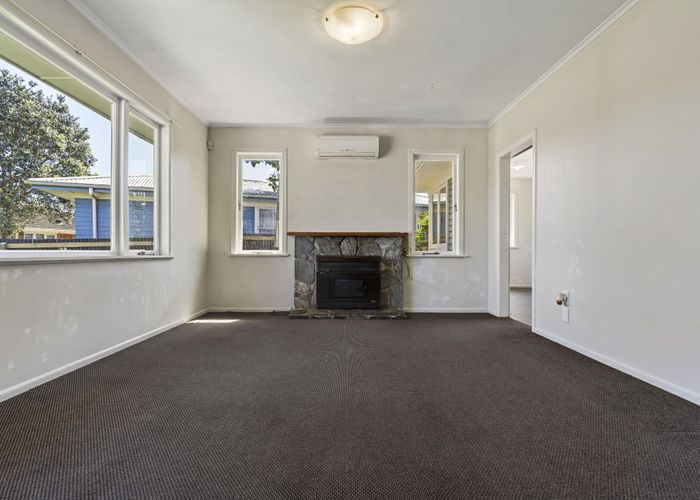  at 9 Leslie Place, Otara, Auckland
