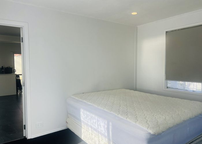  at 61 POWRIE STREET, Glenfield, North Shore City, Auckland