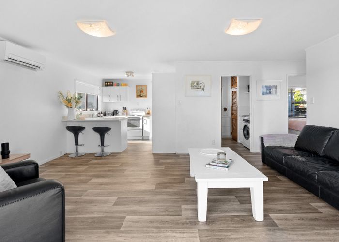  at 1//67 Browns Bay Rd, Browns Bay, North Shore City, Auckland