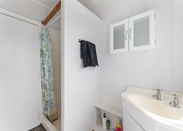  at 44 Chippendale Crescent, Birkdale, North Shore City, Auckland