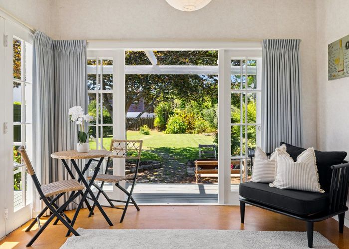  at 3 Marine Terrace, Bayswater, North Shore City, Auckland