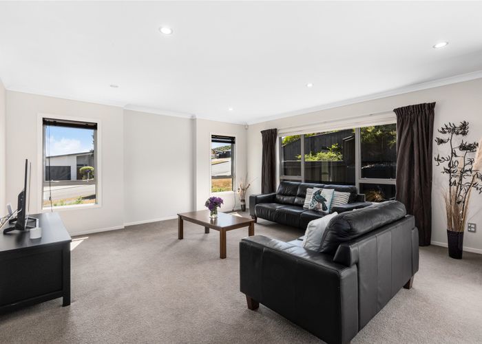  at 7 Sumner Terrace, Aotea, Porirua