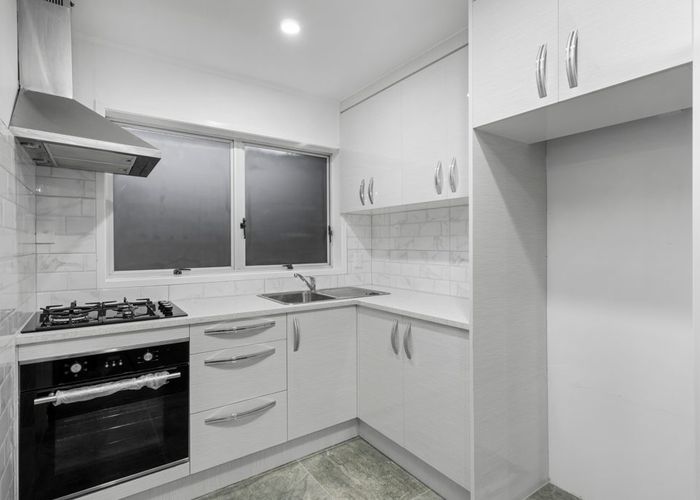  at 2/4 Roys Road, Weymouth, Manukau City, Auckland