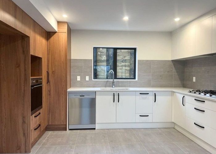  at 33 Korihi Drive, Swanson, Waitakere City, Auckland