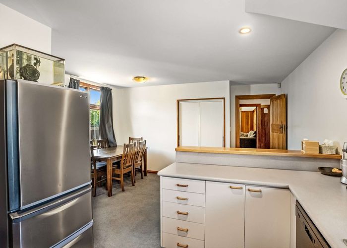  at 1/36 Frankleigh Street, Somerfield, Christchurch