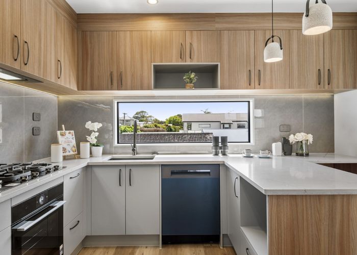  at 33 Williamson Avenue, Belmont, North Shore City, Auckland