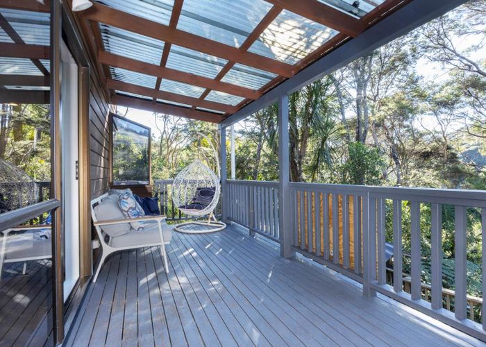  at 156 Laingholm Drive, Laingholm, Waitakere City, Auckland