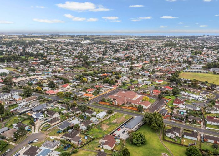  at 73 Yates Road, Mangere East, Auckland