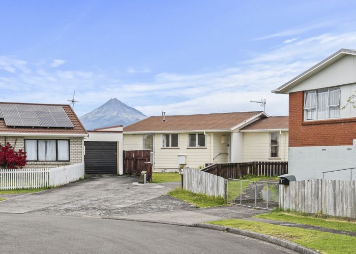  at 8 Kelvin Place, Westown, New Plymouth, Taranaki