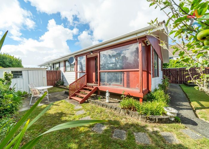  at 212a Staithes Drive South, Whitby, Porirua, Wellington