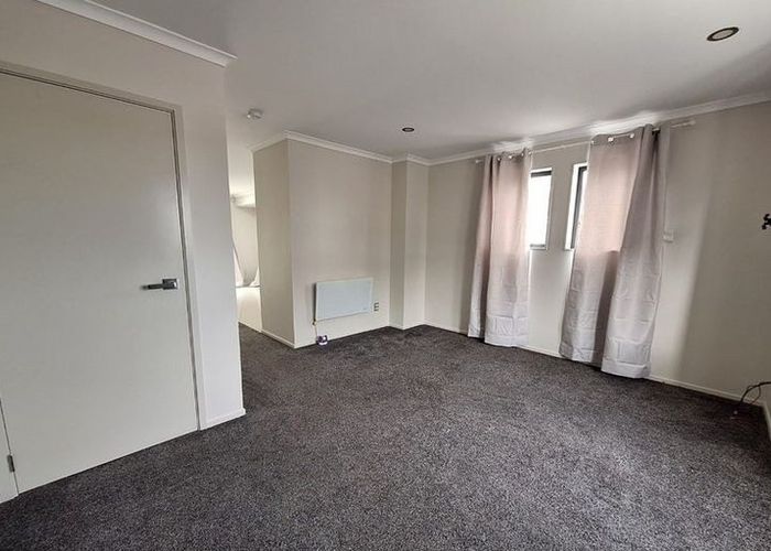  at 11/4 Wallson Crescent, Wiri, Manukau City, Auckland