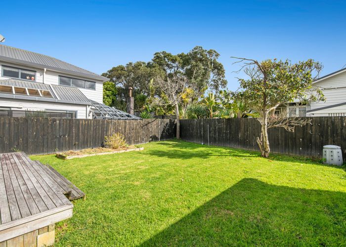  at 24  Sulphur Beach Road, Northcote Point, North Shore City, Auckland